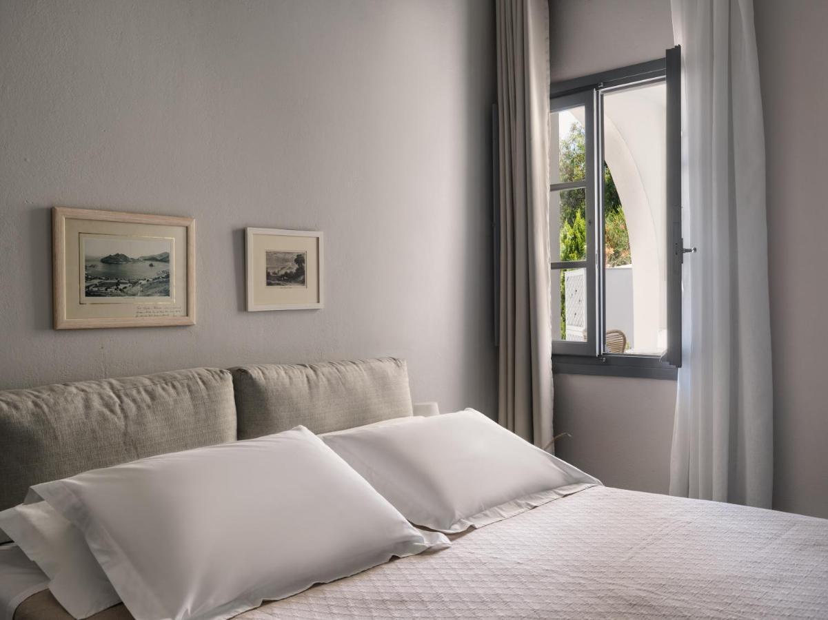 Grikos Bay  The Petra, Small Luxury Hotels Of The World מראה חיצוני תמונה